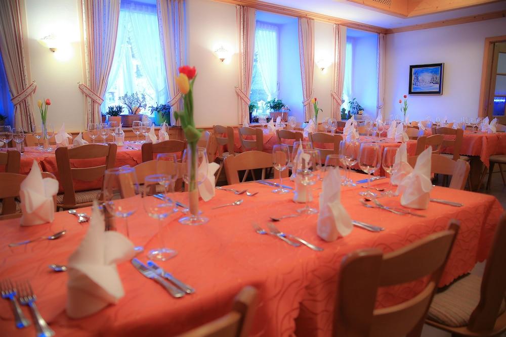 Hotel Restaurant Schwoerer Lenzkirch Exterior photo