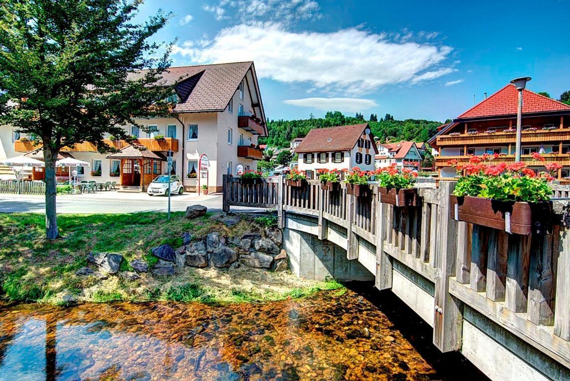 Hotel Restaurant Schwoerer Lenzkirch Exterior photo