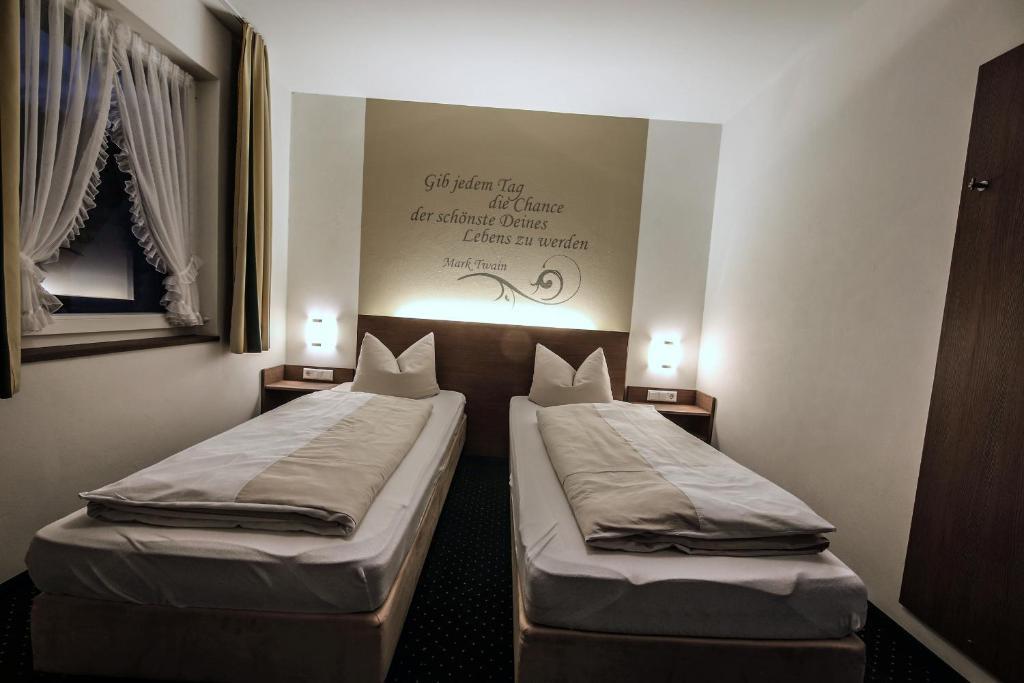 Hotel Restaurant Schwoerer Lenzkirch Room photo